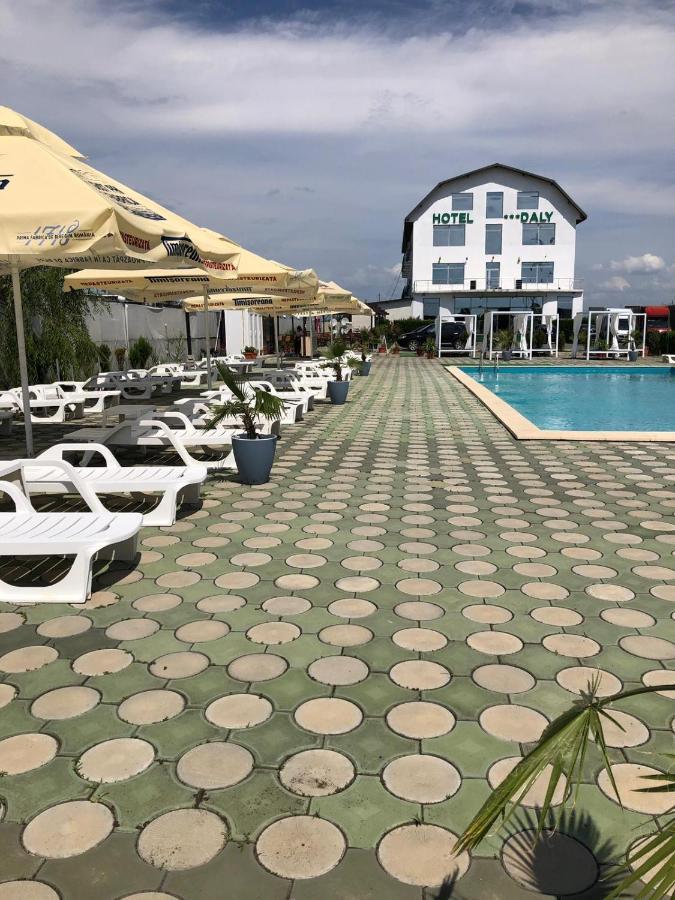 Hotel Daly بلوييست المظهر الخارجي الصورة