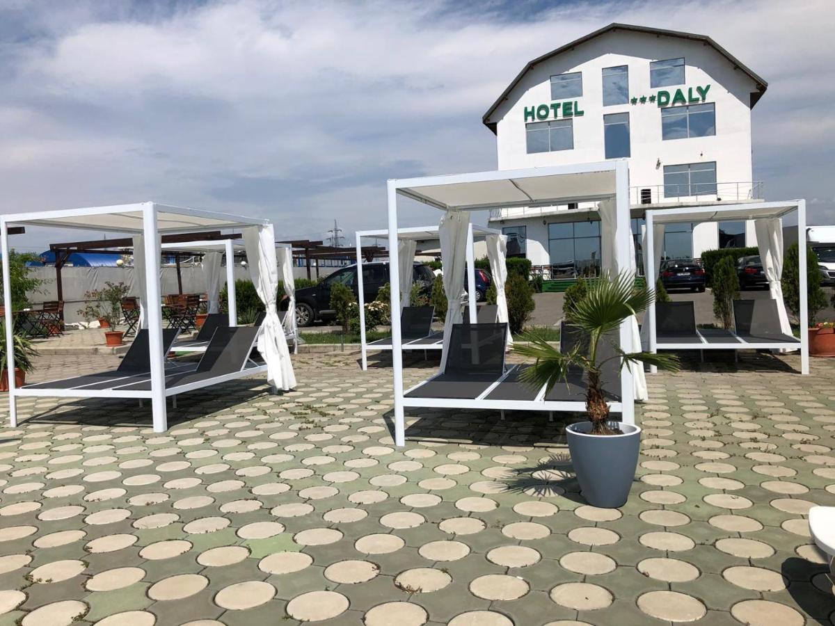 Hotel Daly بلوييست المظهر الخارجي الصورة