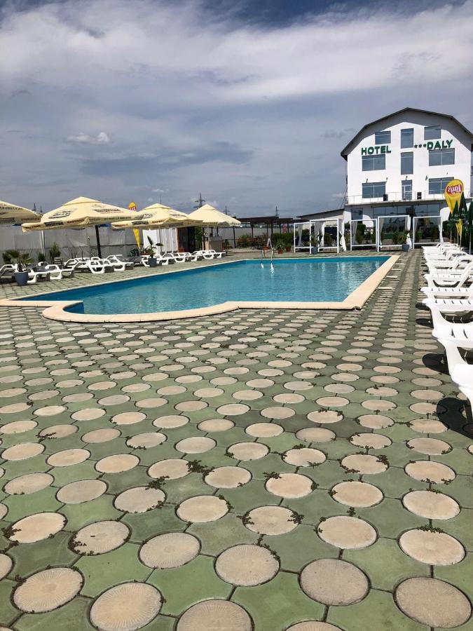 Hotel Daly بلوييست المظهر الخارجي الصورة