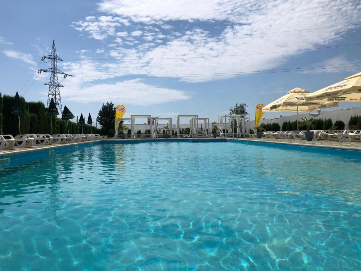 Hotel Daly بلوييست المظهر الخارجي الصورة