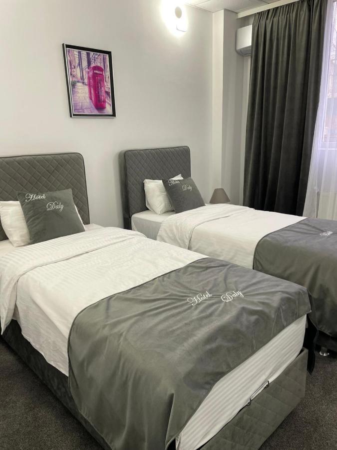 Hotel Daly بلوييست المظهر الخارجي الصورة