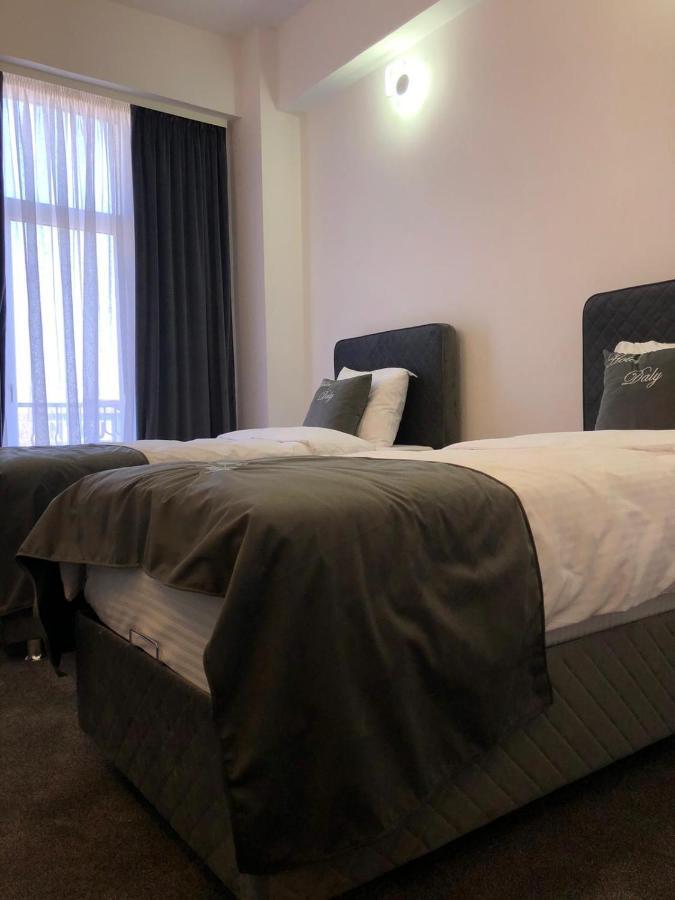 Hotel Daly بلوييست المظهر الخارجي الصورة