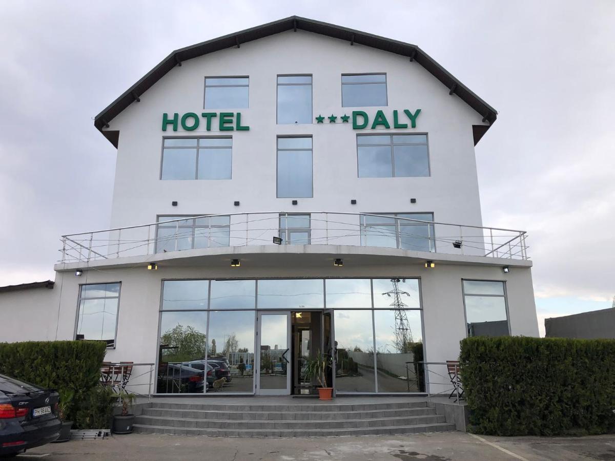 Hotel Daly بلوييست المظهر الخارجي الصورة