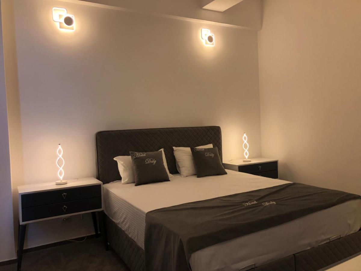 Hotel Daly بلوييست المظهر الخارجي الصورة