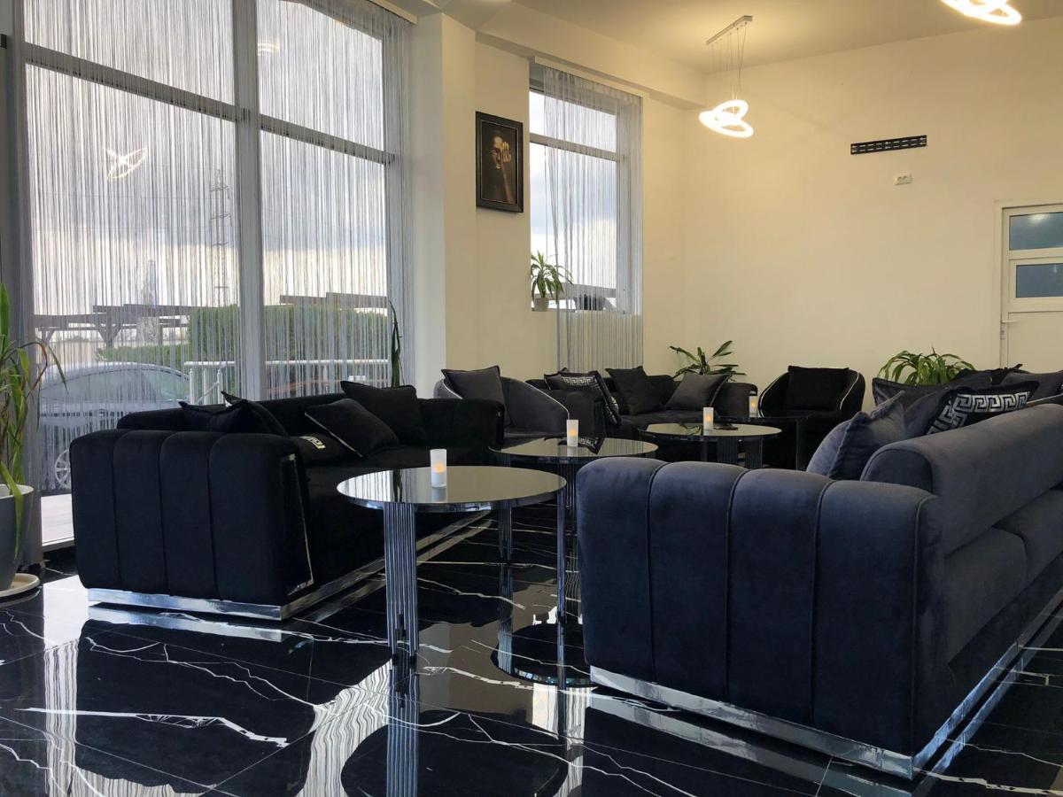 Hotel Daly بلوييست المظهر الخارجي الصورة