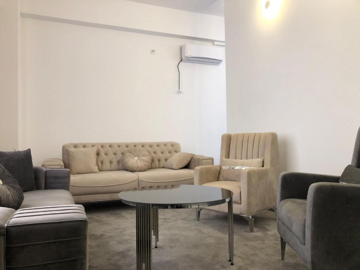 Hotel Daly بلوييست المظهر الخارجي الصورة